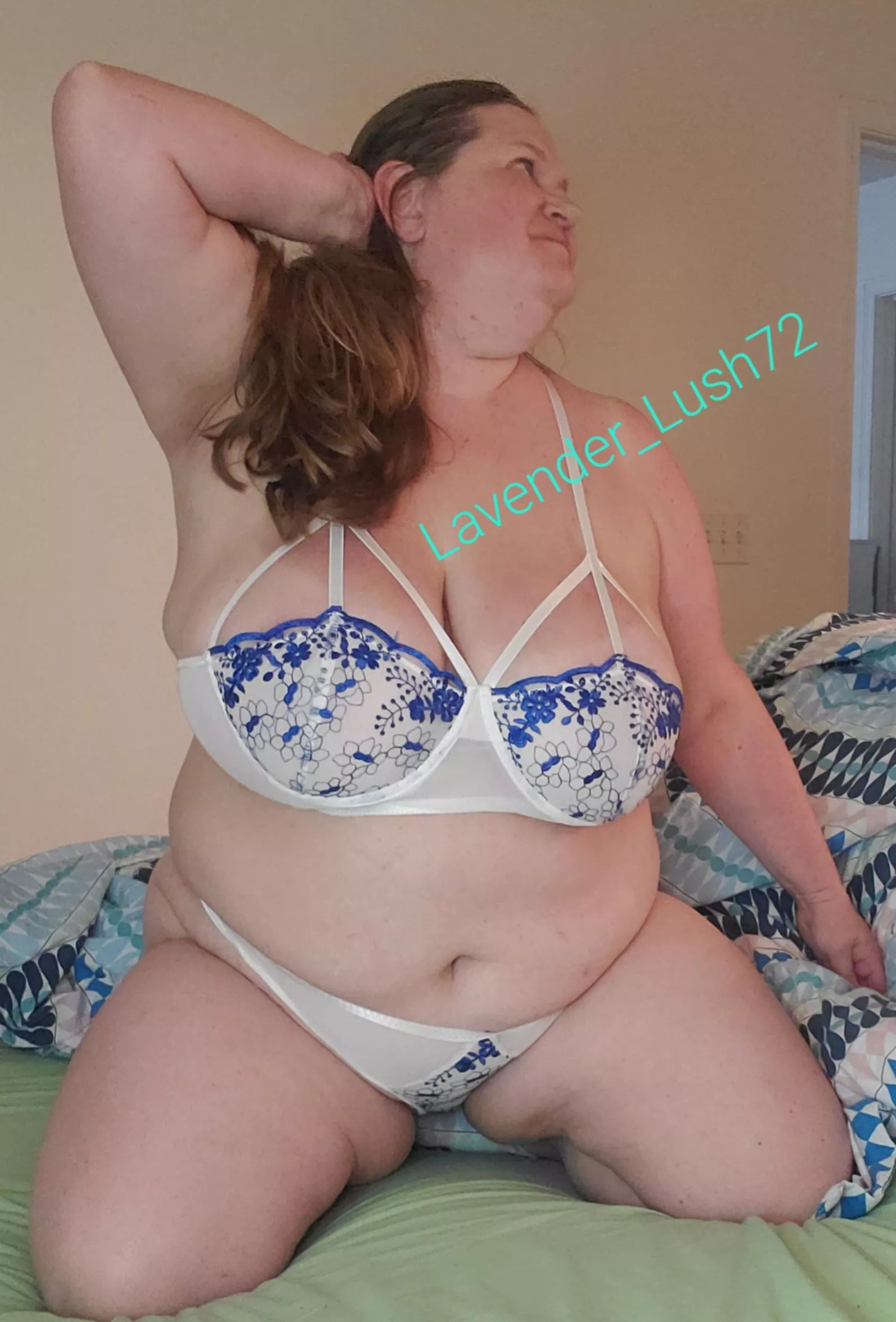 Feeling sexy tonight 💙😘 [F49] posted by Lavender_Lush72