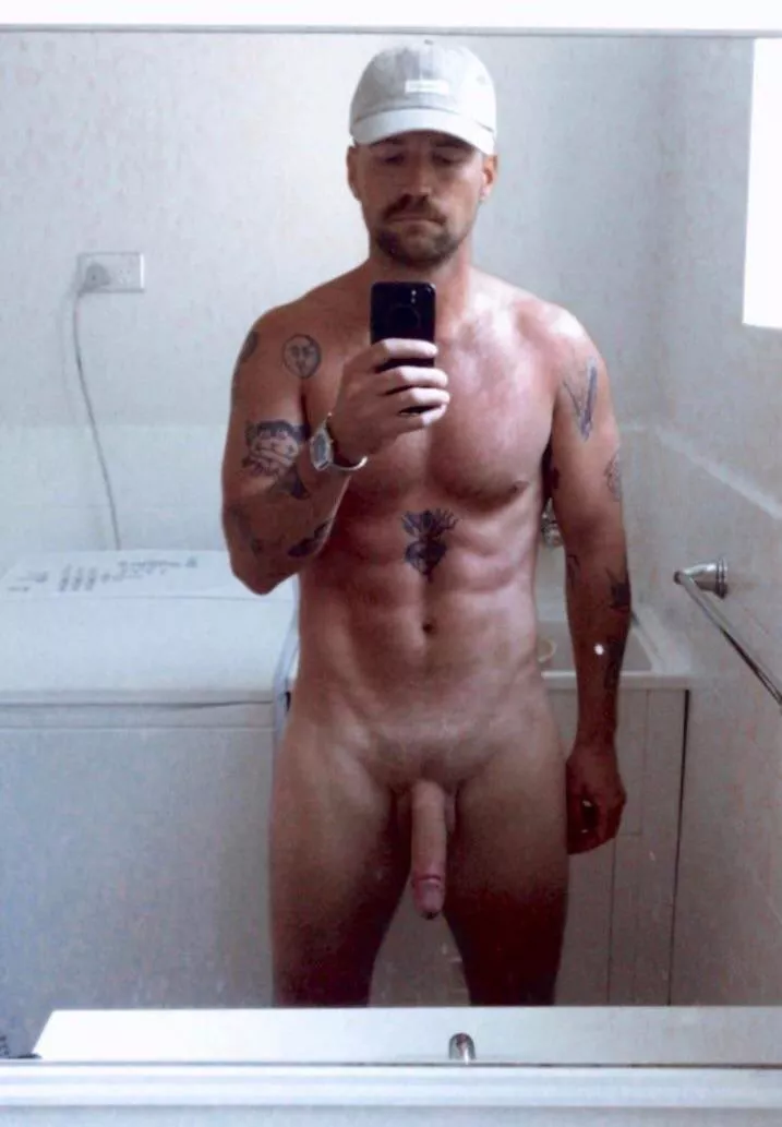 Feeling strong 💪🏼 posted by hot-daddy-fantasy