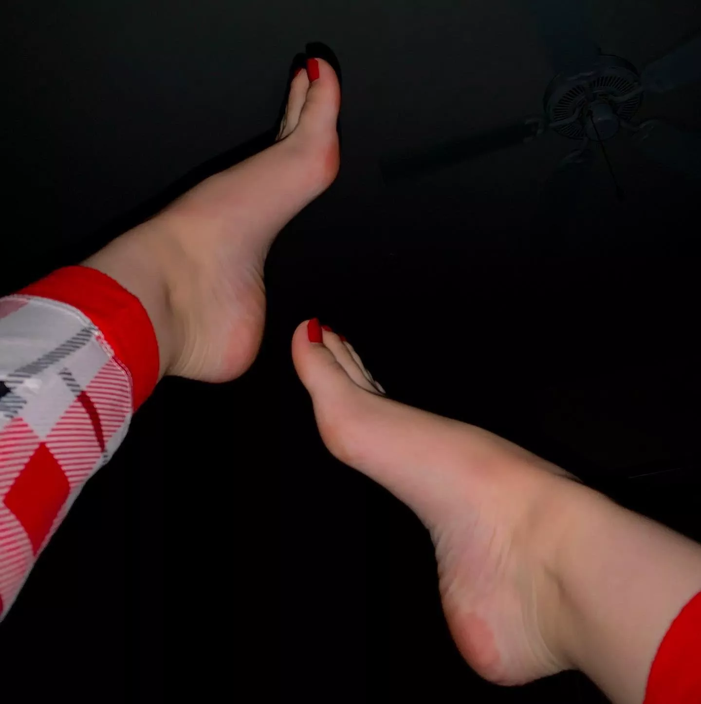 Feeties4U posted by Zealousideal-Way-182