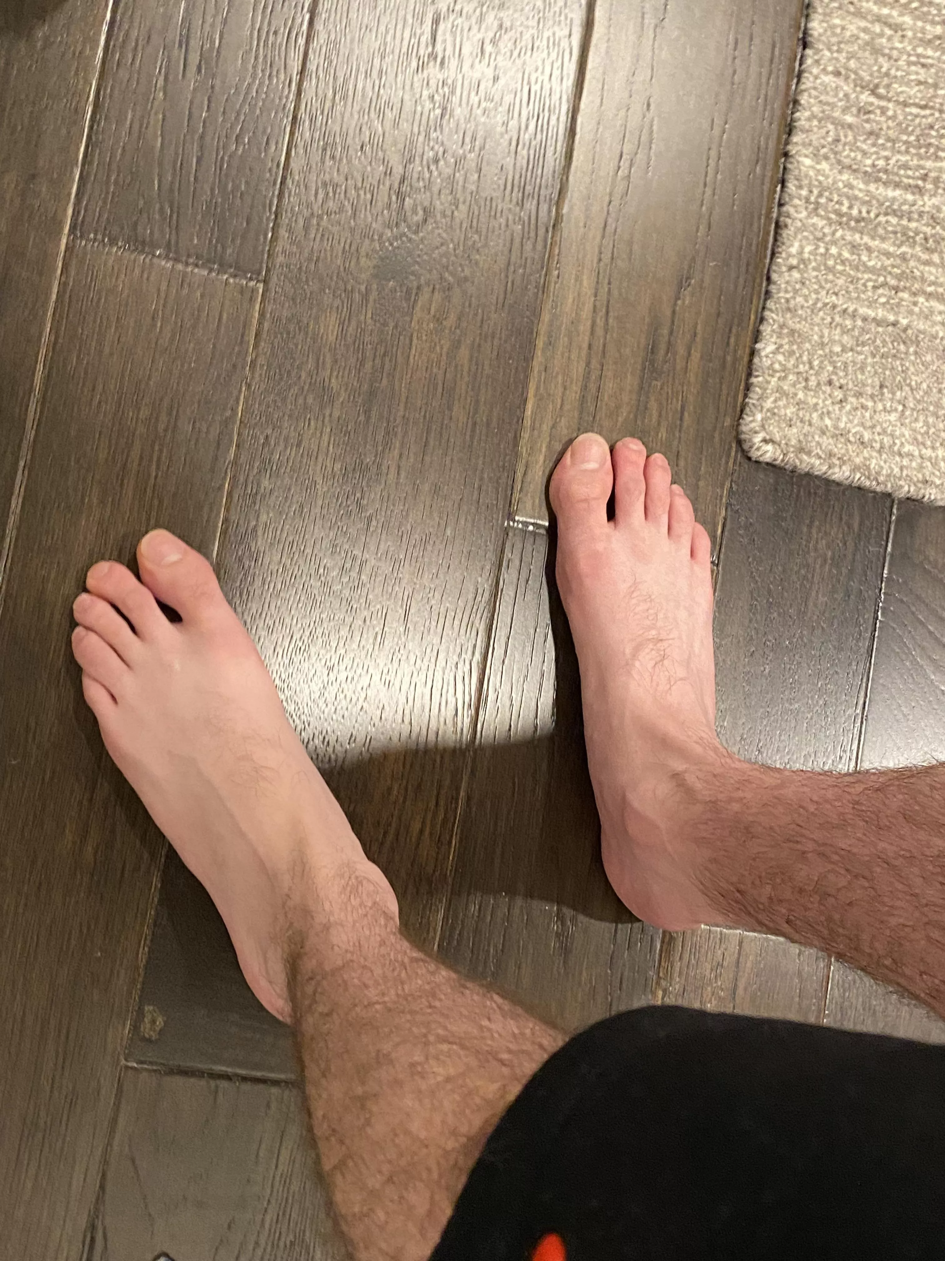 Feets posted by FreddieAlfredo