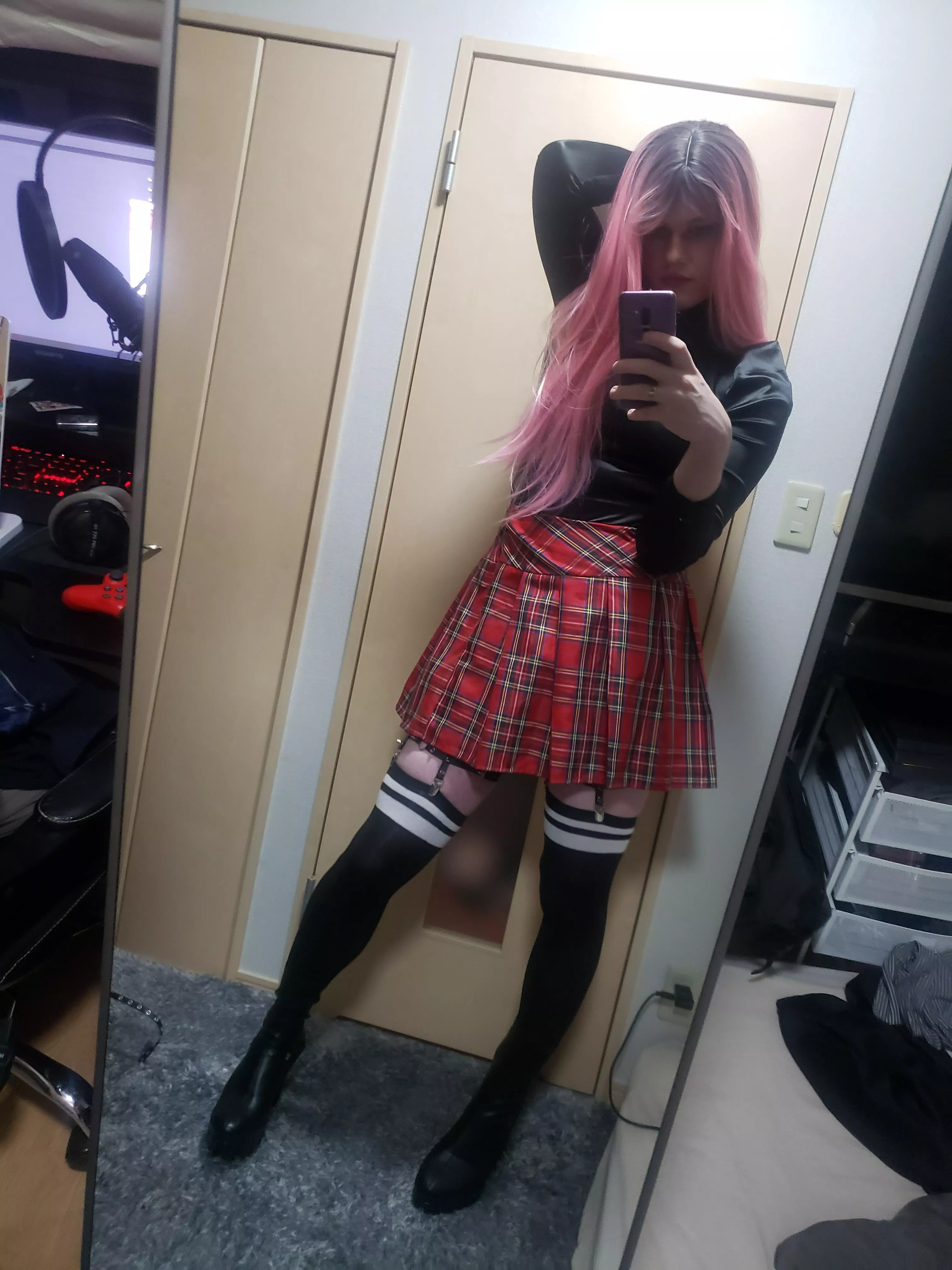 Felt cute, what do you think? 💕 posted by FriendlyJenn