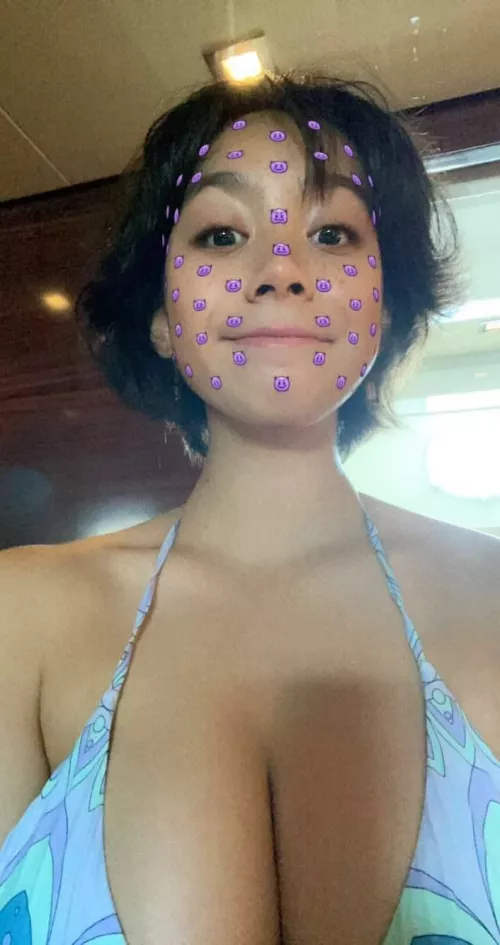 Felt like I looked sort of cute at the pool today :) by Forty7132