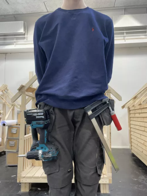 Femboy carpenter at your service by Suicidallidiot