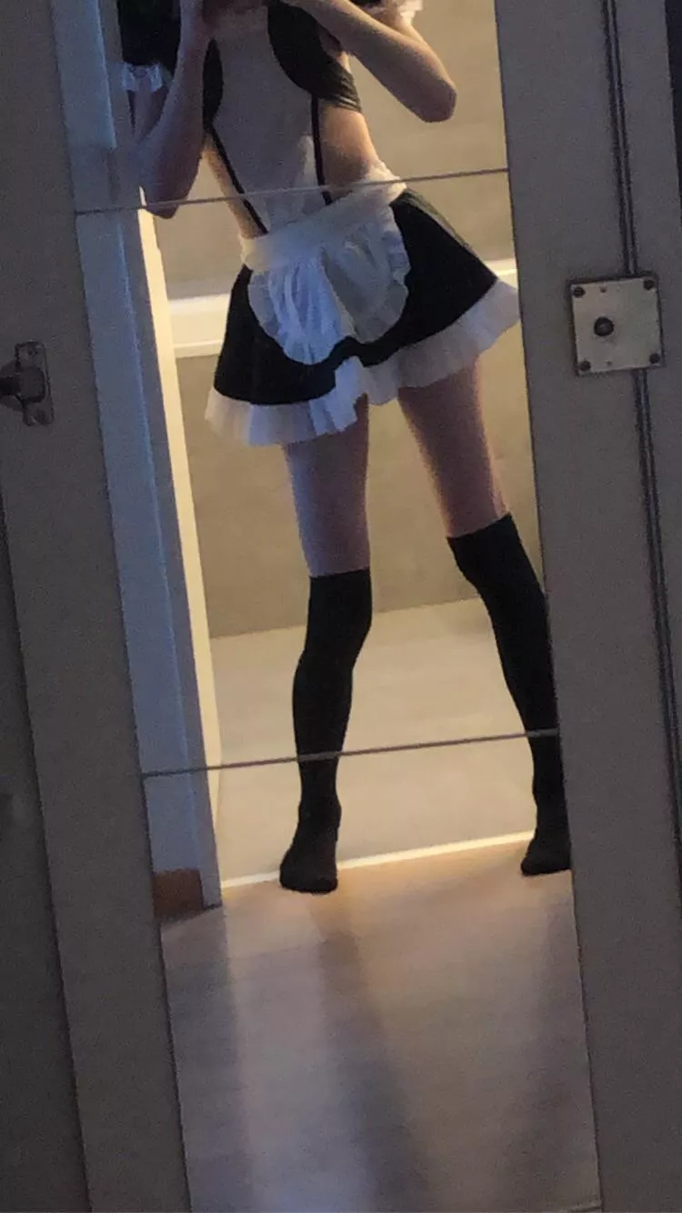 Femboy friday! Ask your femboy out today 🦋 posted by Yokunocosplay