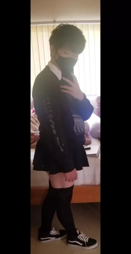 ♡•~•《femboy friday》•~•♡ posted by Reddit4Stuff