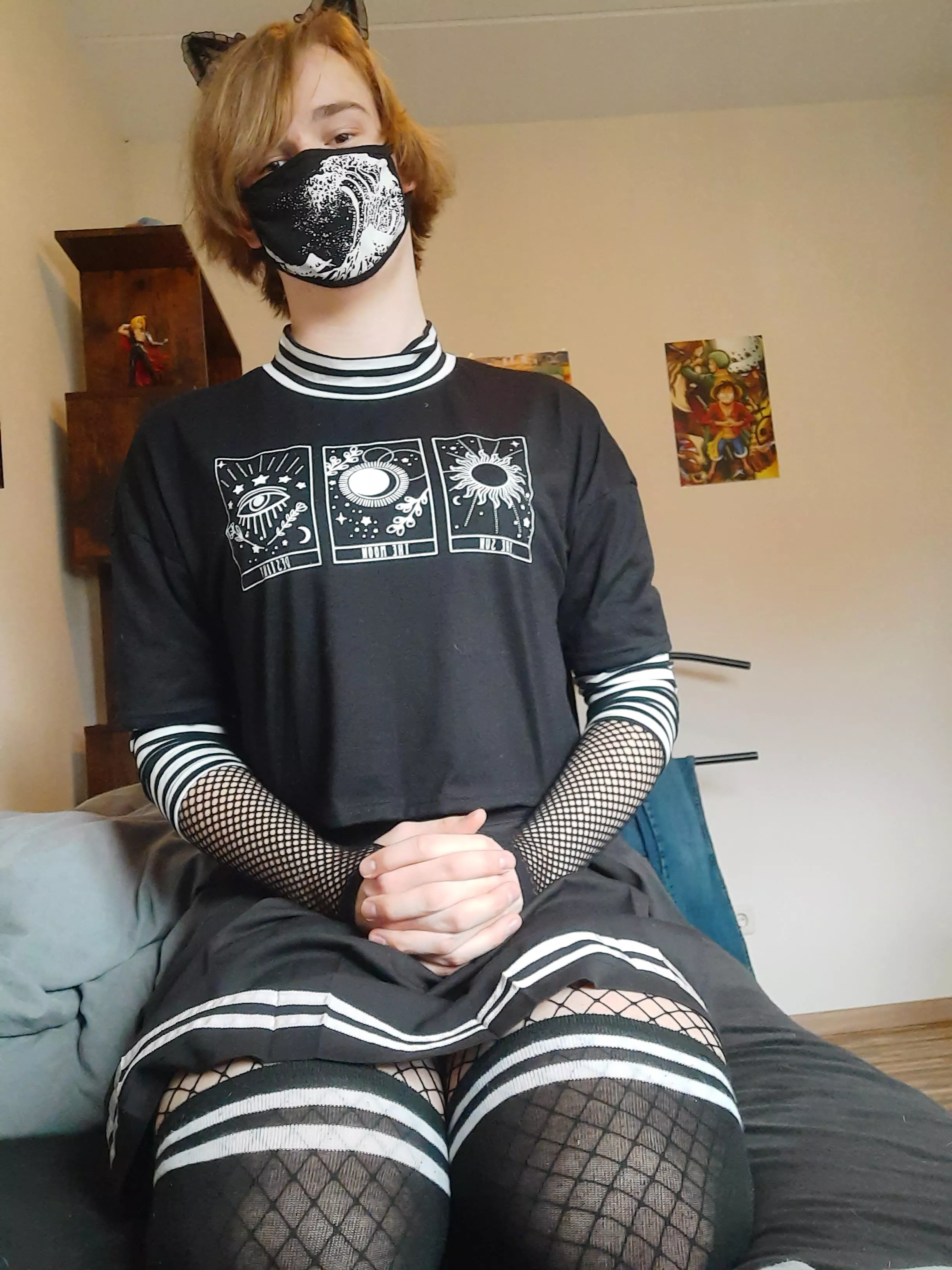 Femboy fridayy :D posted by treeappleman