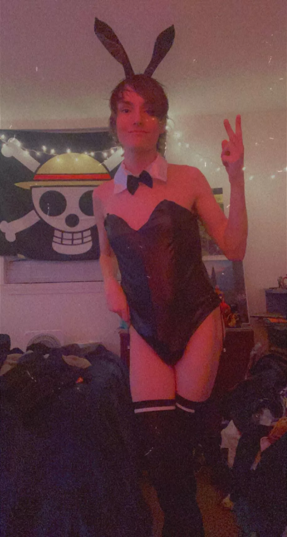 Fe[M]boy who wants to be dominated by a taller woman, lmk if you’re down! posted by Melodic-Art1369