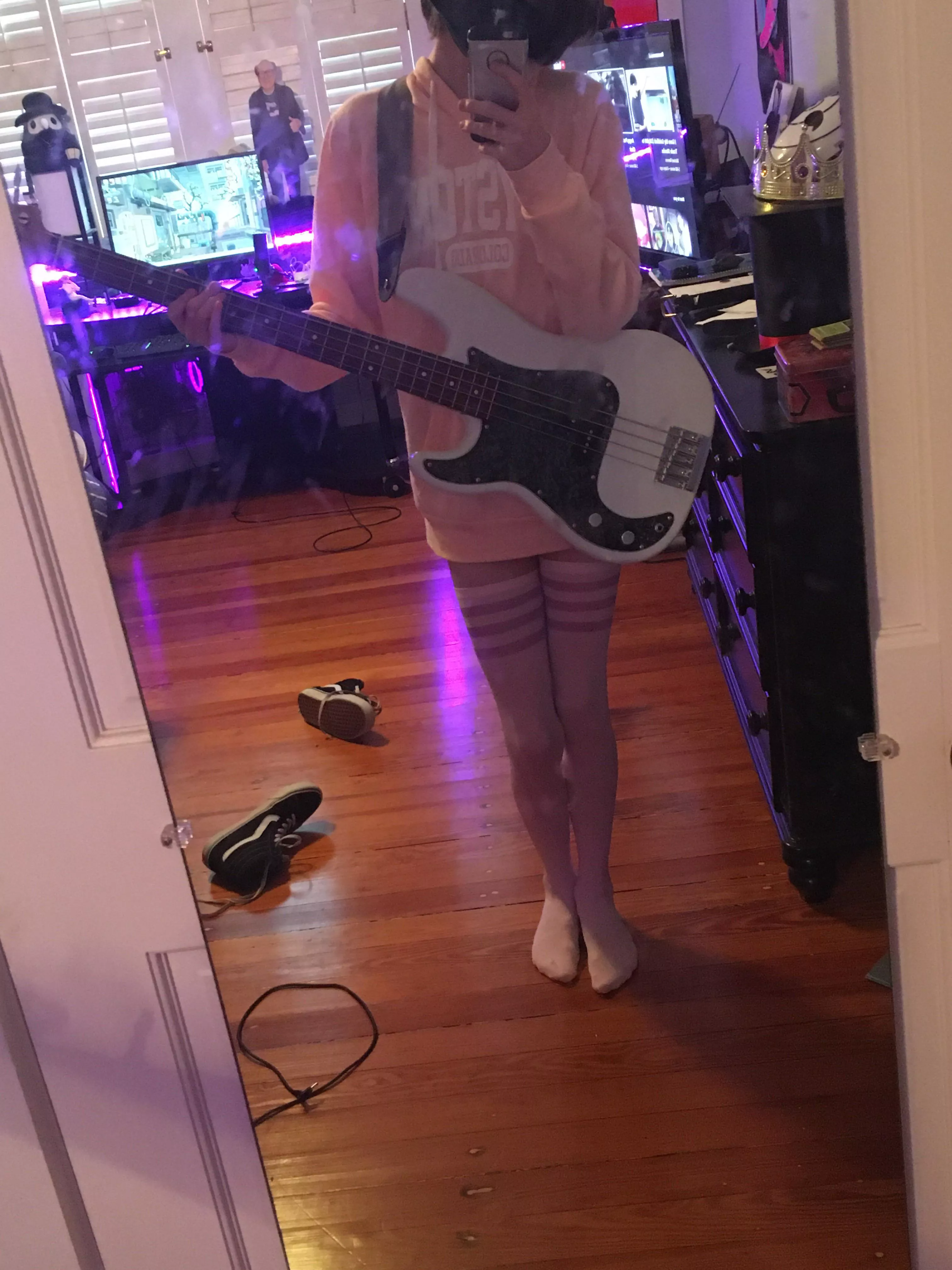Femboy with da bass, what crimes will he commit posted by Sam_Stinky_420