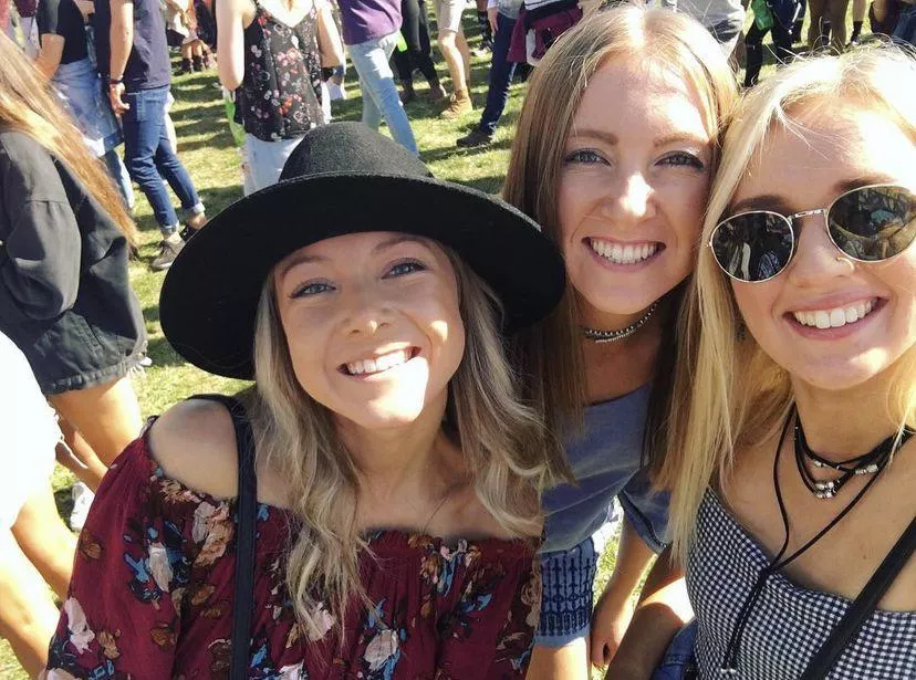 Festival cuties! posted by friedbrain69