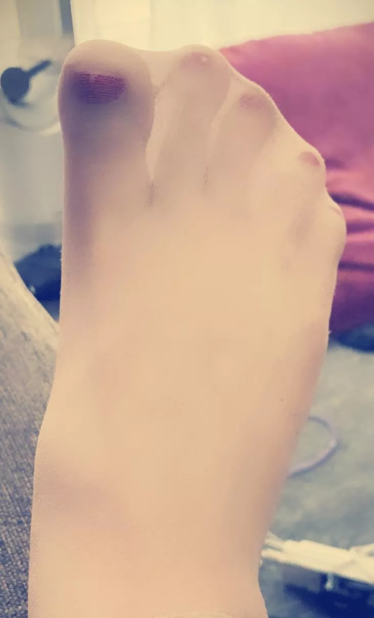 Fighting to break free 😈 posted by MonaStrawberry