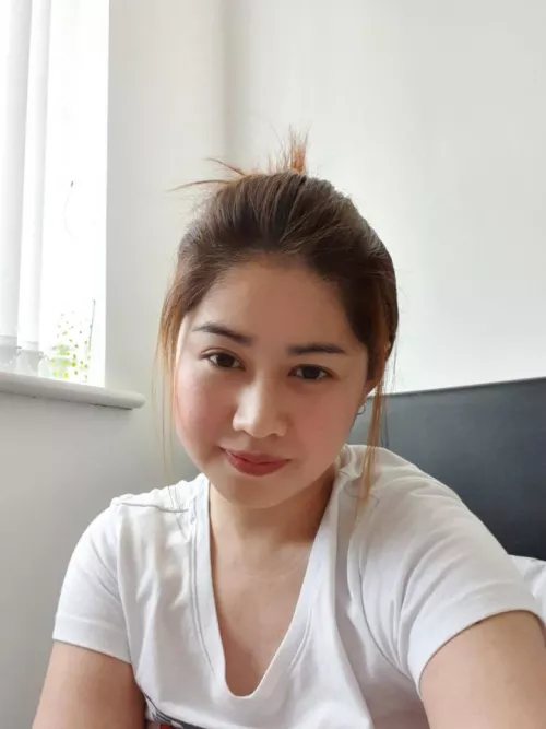 Filipina wife, 26, Cardiff, UK, by Salty-Fly-4971