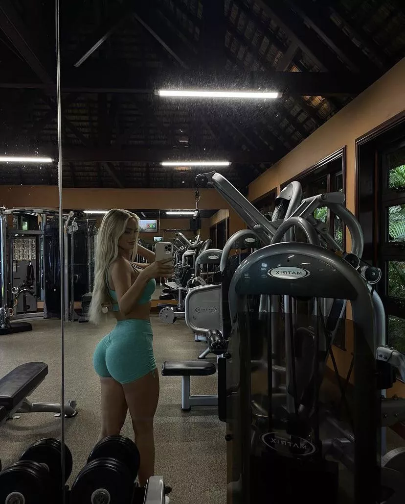 Filippafranssoon… Thickfit posted by Dull_Suspect_8684