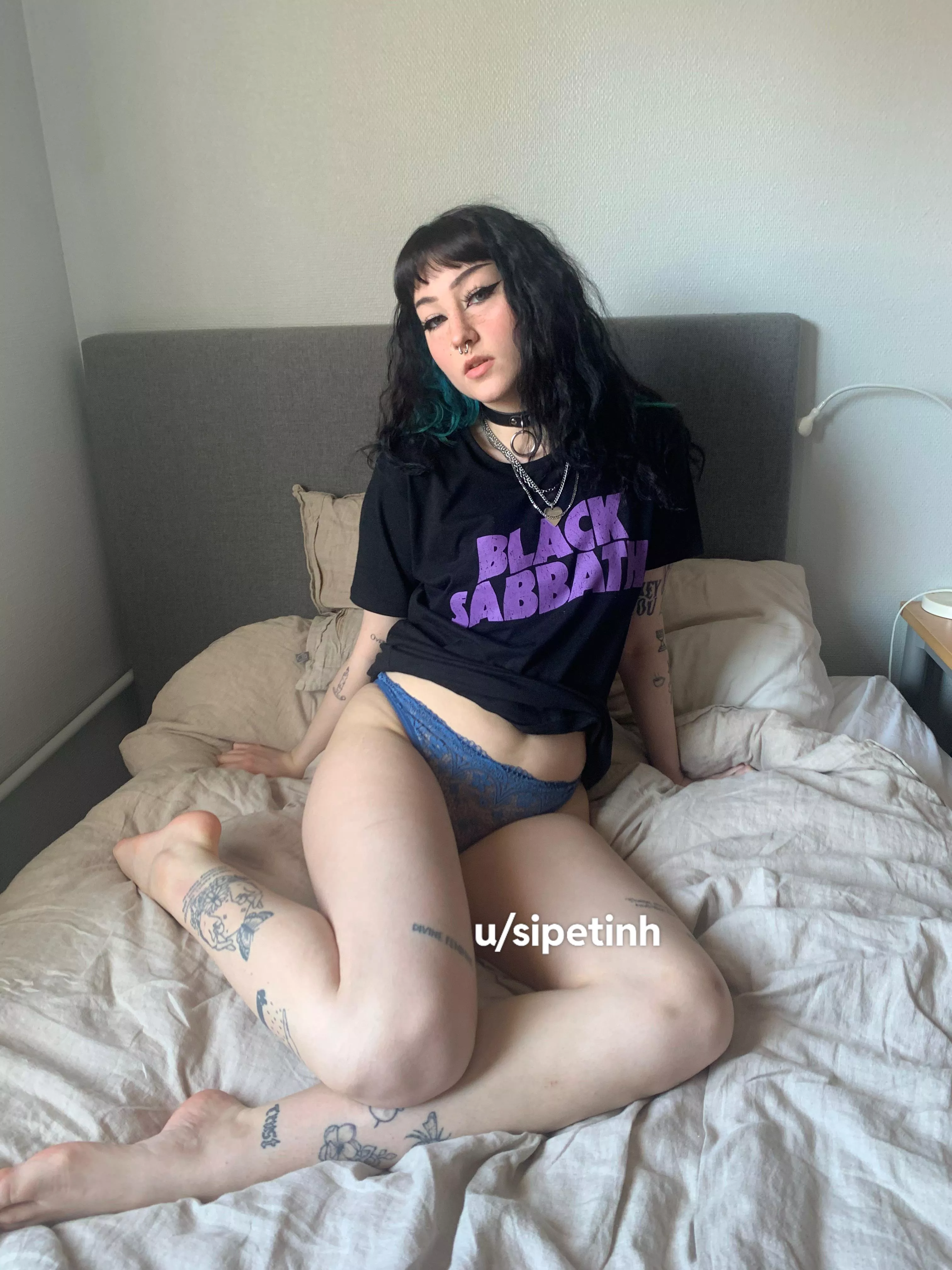 Finally a new band tee posted by sipetinh