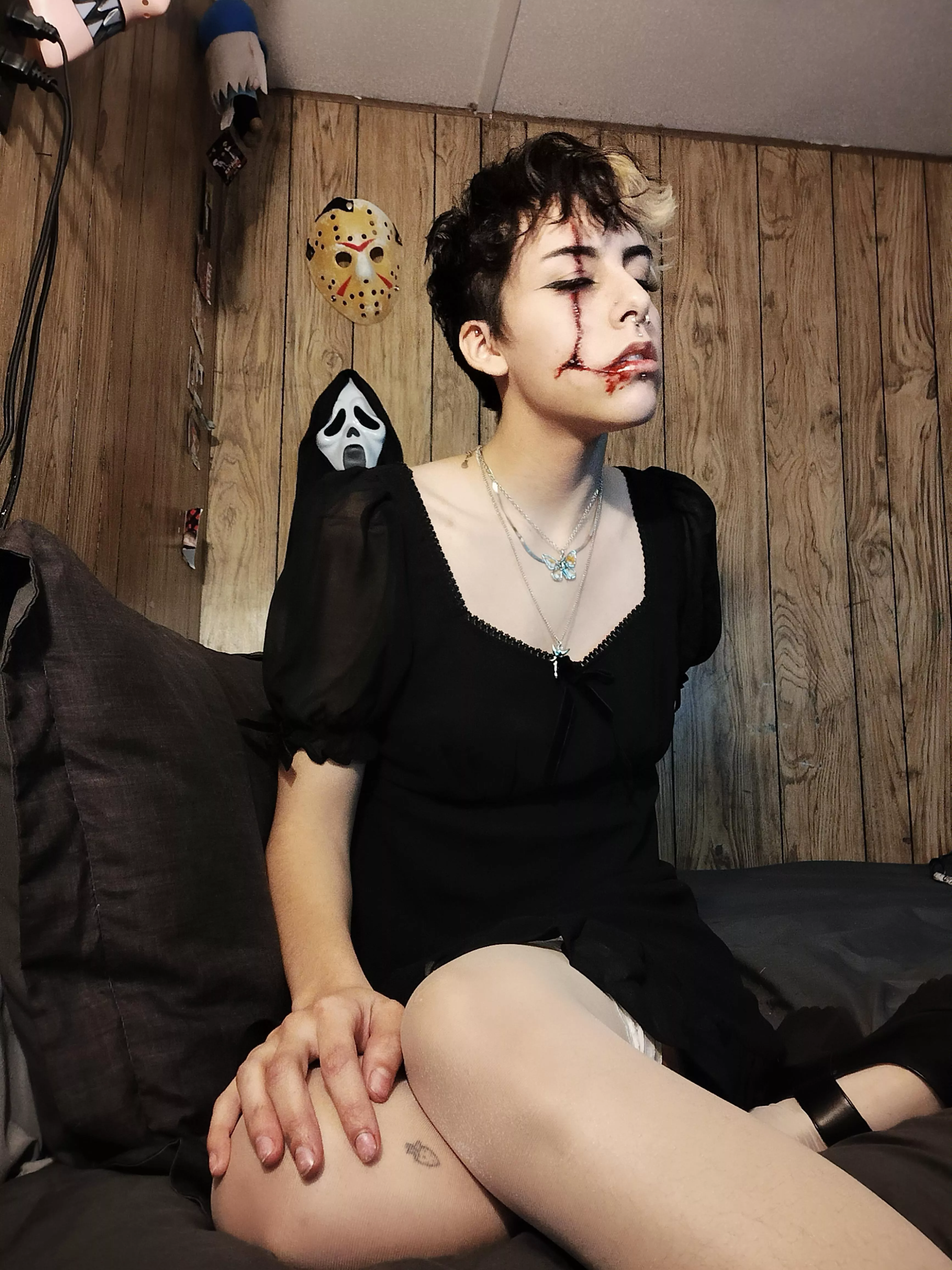 Finally enjoying dressing feminine again! I like being creepy cute 🫀 posted by sweetnotscary