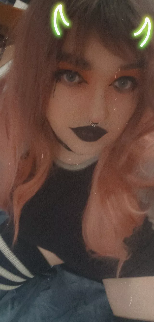 Finally get to dress cute again :3 posted by LilllyUwU