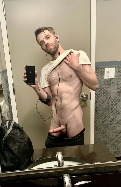 Finally getting back to the gym by McMakk