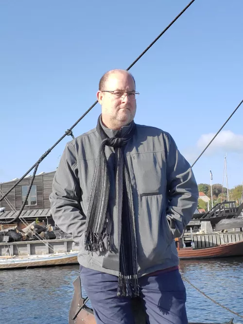 Finally getting the courage to show my face in gay subreddits. by itsaniceday2day