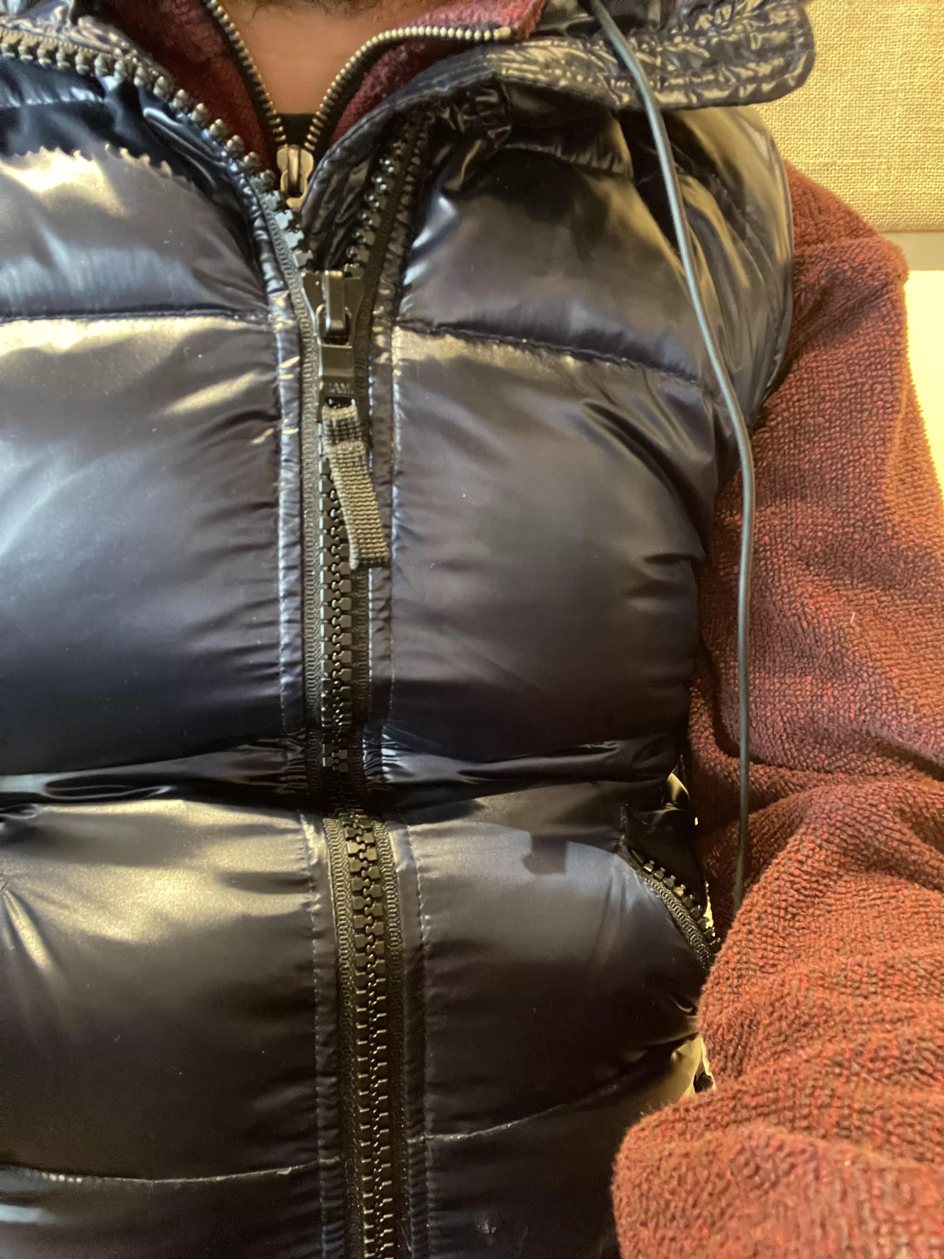 Finally had the courage to wear my puffer vest out in public!! I’ve had this fetish forever and while it’s not so much a sexual experience for me, i feel so liberated dressing like this in public posted by PufferPower38
