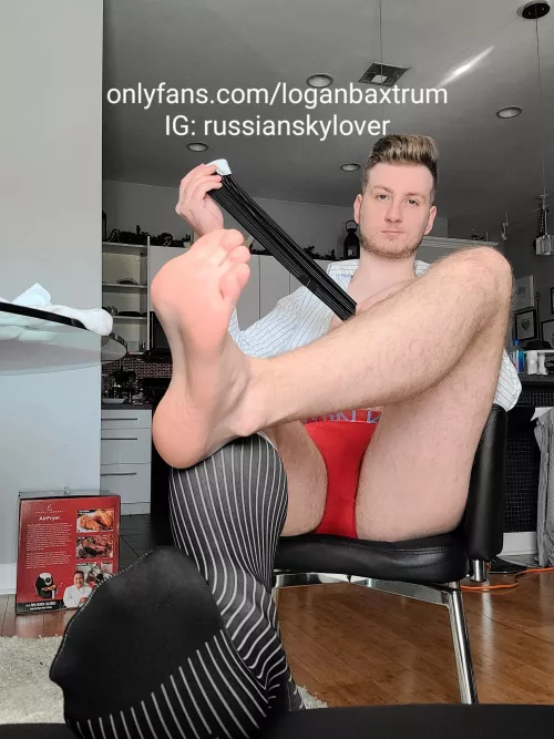 Finally it's Friday. Who wants to service these feet? by loganbaxtrum