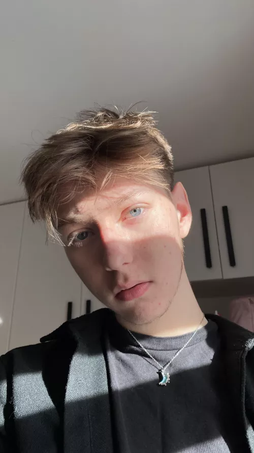 Finally it’s sunny 😌 by clarendone_