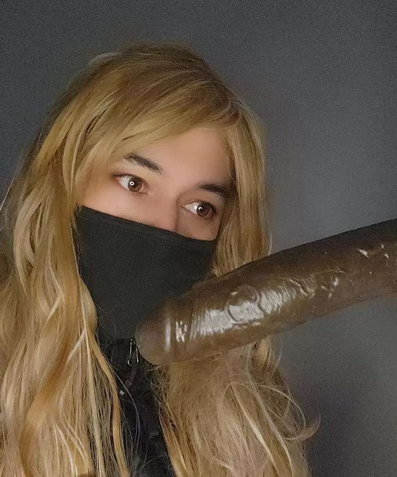 Find a girl to look at you like a sissy looks at BBC posted by blackmaledsissy