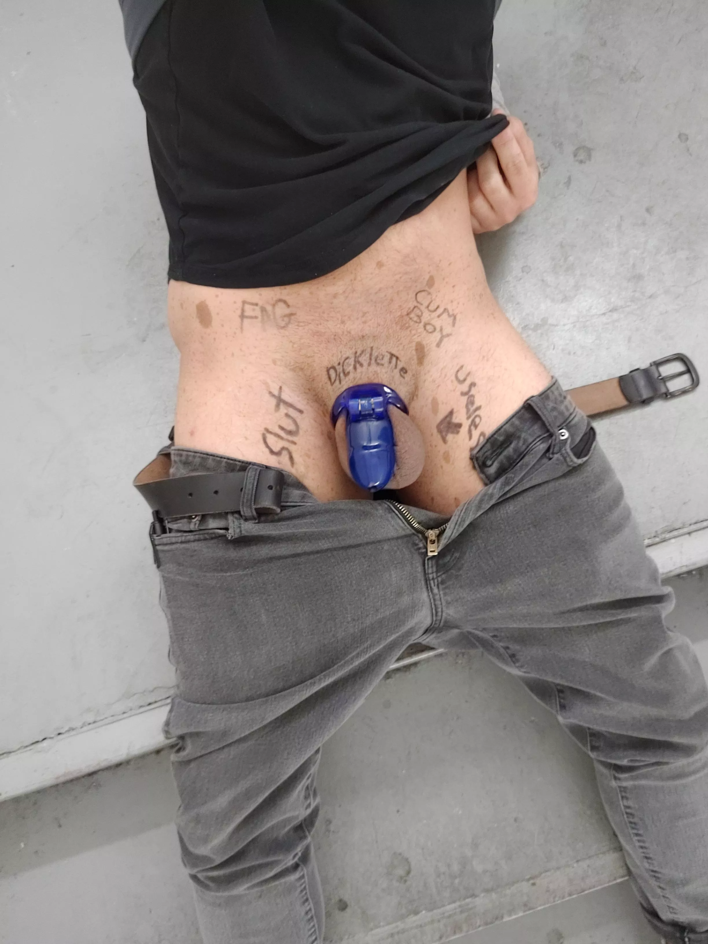 Find me in the stairwell posted by NudesofMe