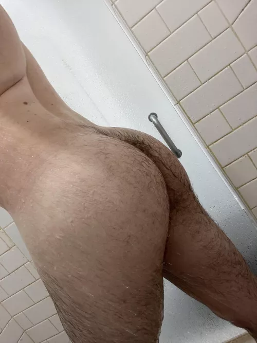 First ass pic on the new phone! by Bigbooblover17