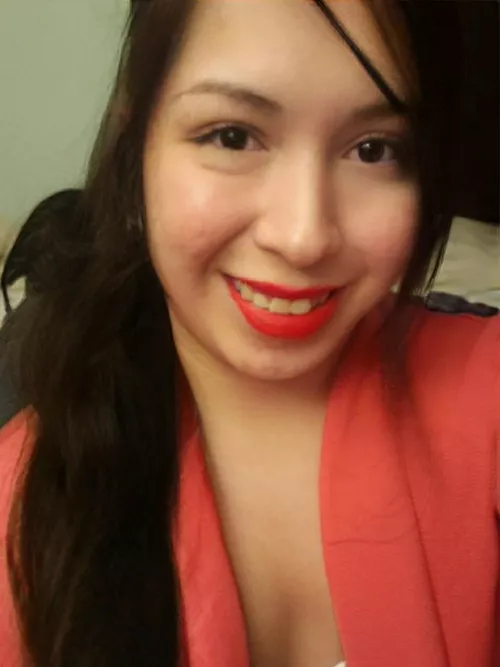 First face pic, a bit nervous 😅 by Syd_B_21