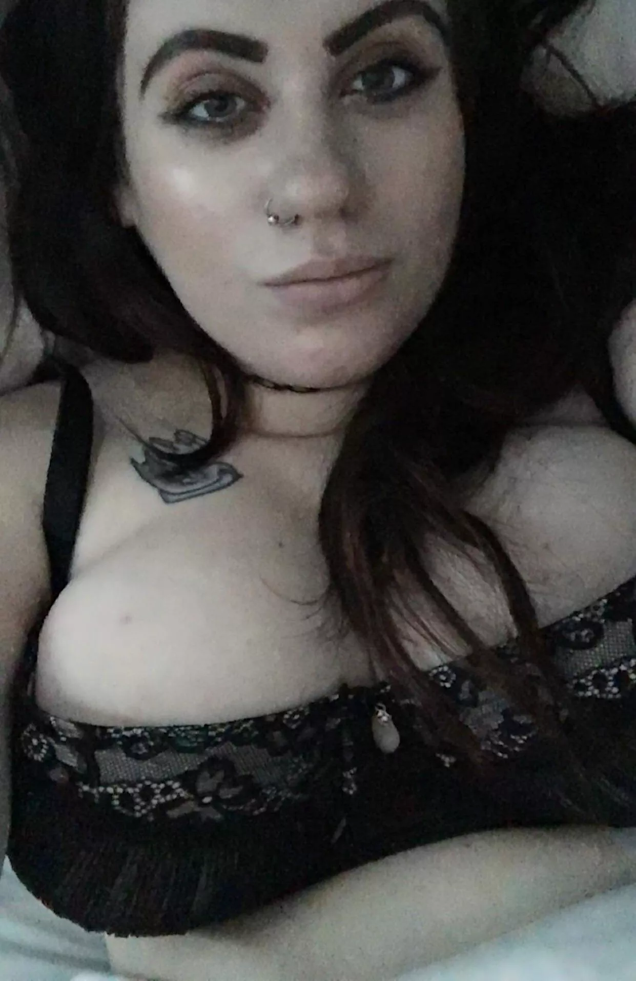 First face shot 🙈 bit shy! posted by MissMoony97