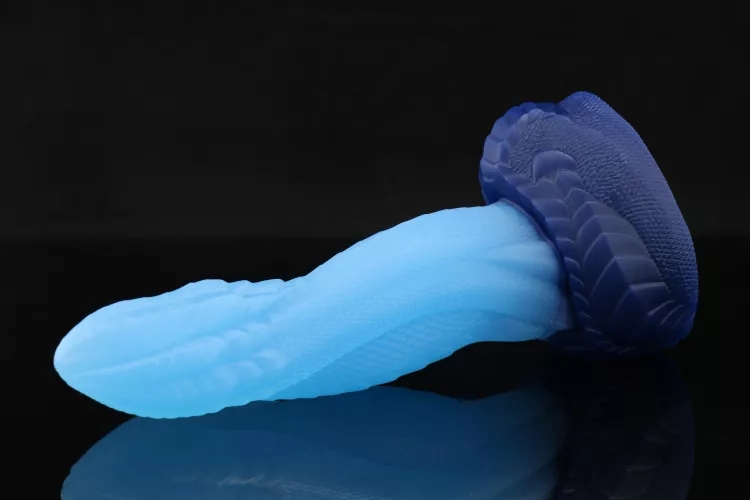 First Large-sized toy purchase…. Couldn’t resist adding this soft shaft/firm base Orochi to my collection. 🤦🏻‍♀️ by Rallythebeast