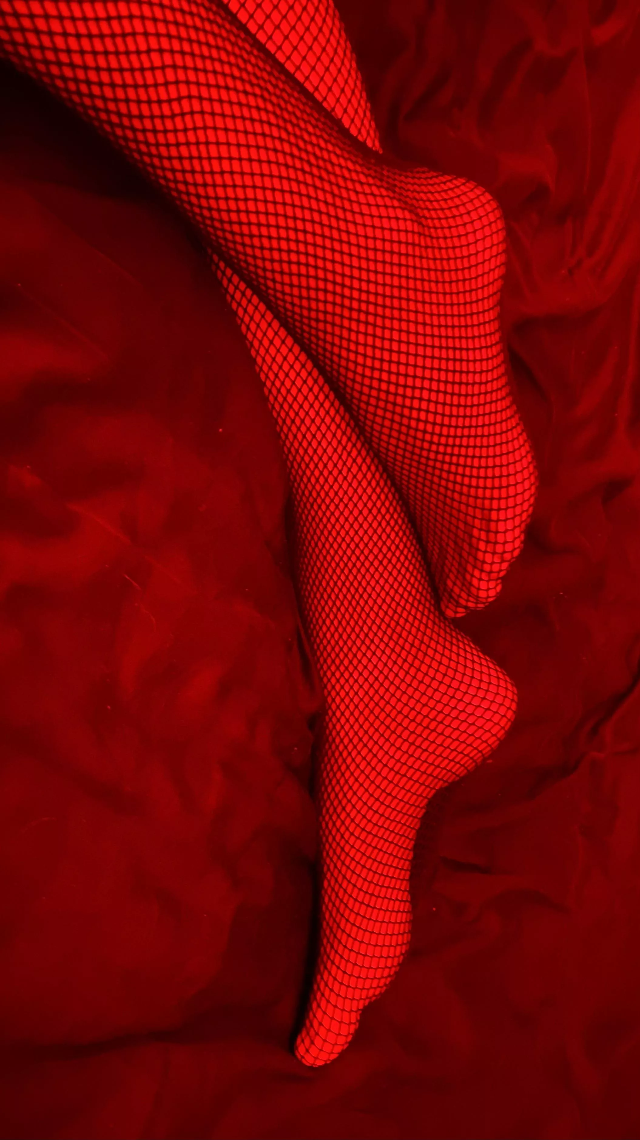 First photo -my feeties post coitus. Just trying this out . posted by ushiroper