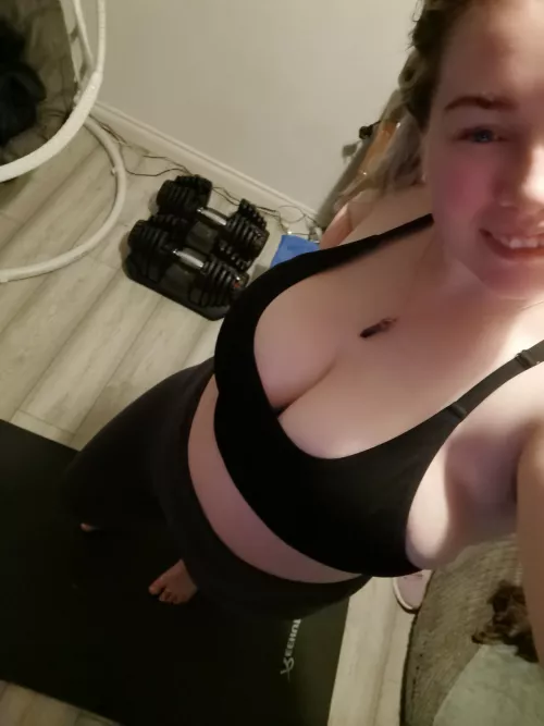 First post ever! Post-workout selfie, feeling confident 🥰 by HexKestrel