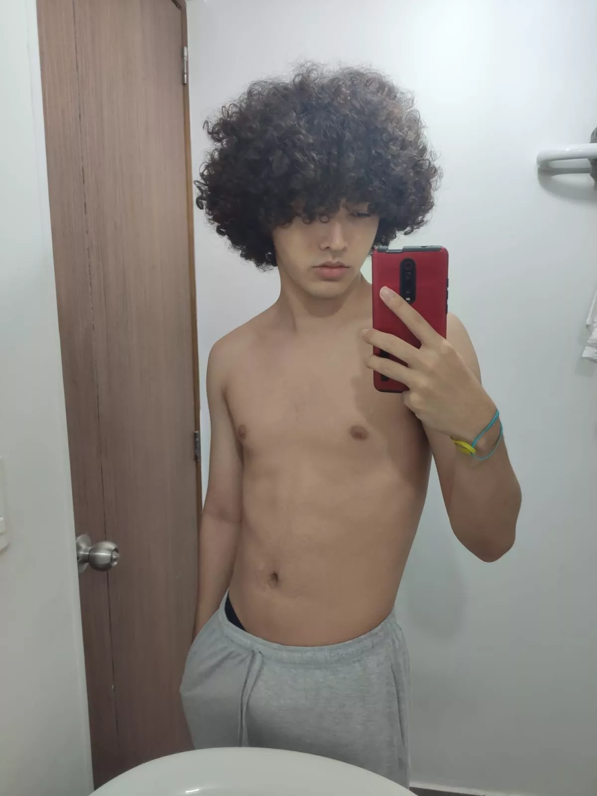 First post here, i dunno what to do posted by curlygeeek