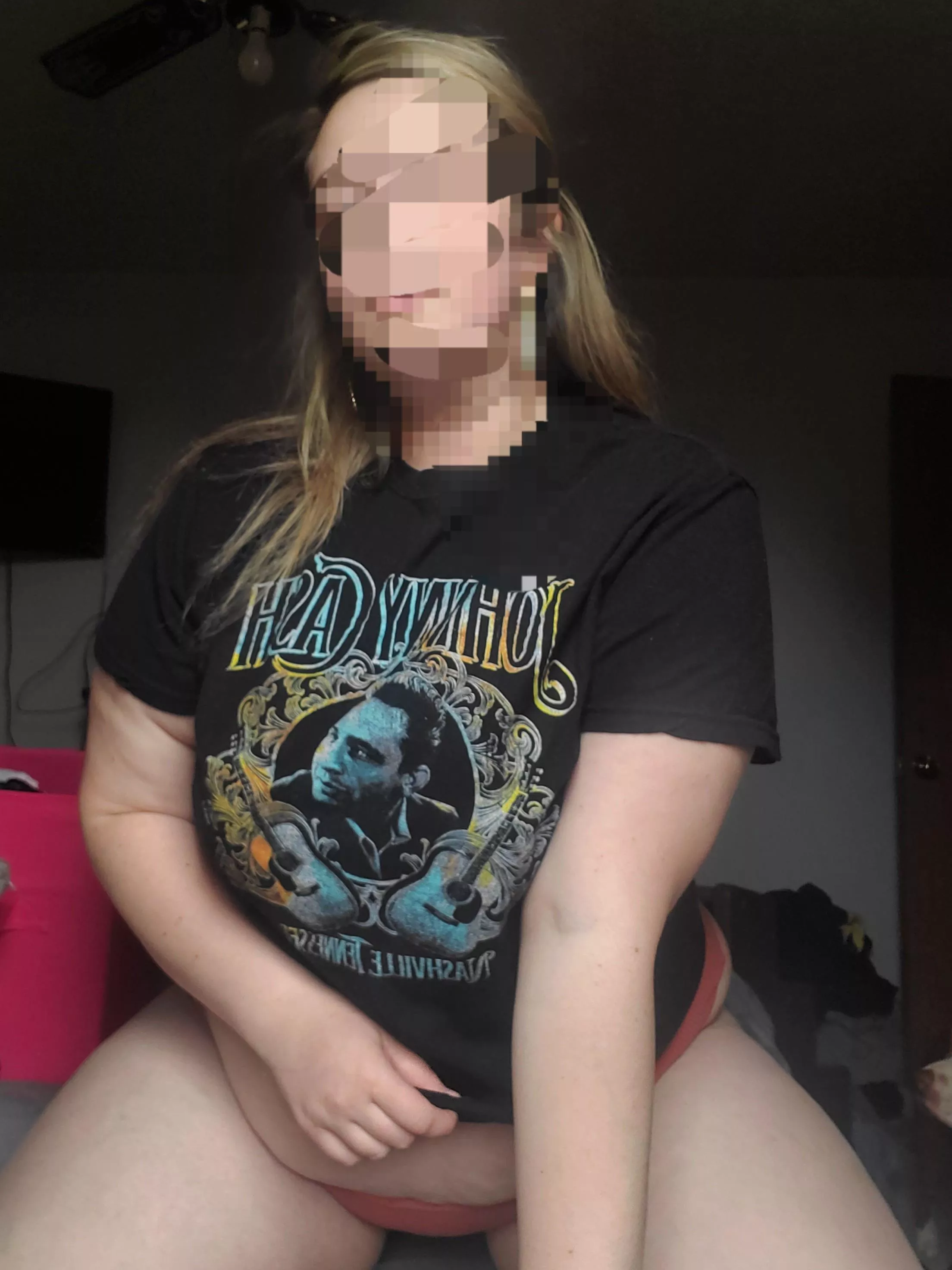 first post. kinda shy. very nervous 🥺🥺 posted by xcurvywildflowerx