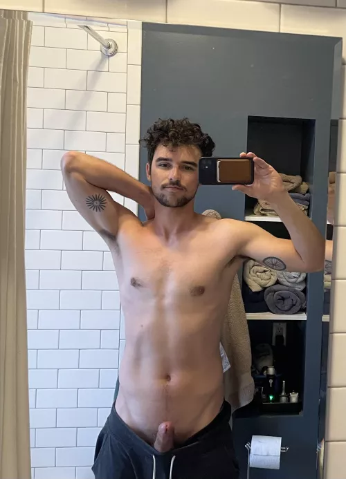 First post, testing the waters by Luckyyguy96