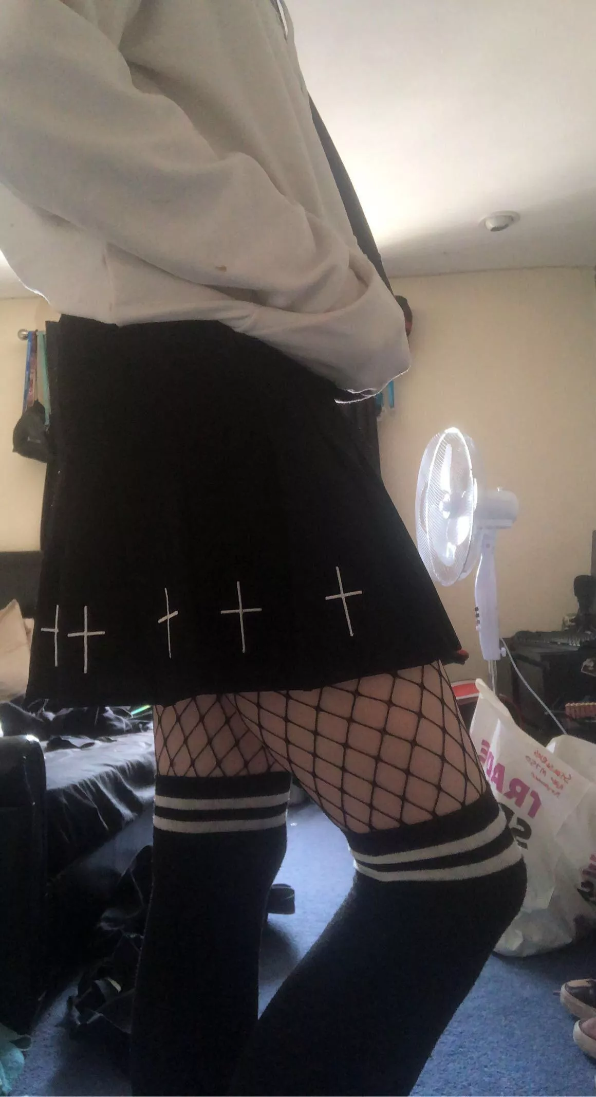 first set of fishnets, hope they look ok x posted by SO-Snapzz