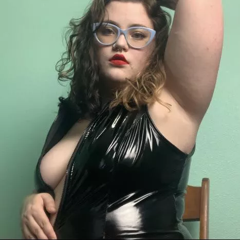 First shiny outfit, but it won’t be my last posted by pleatherchandler