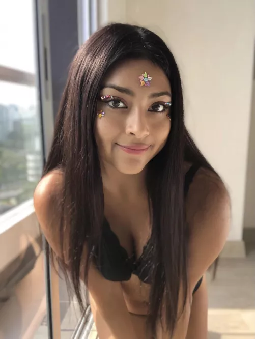 First thing that comes to your mind? [f] by Ale_bebarmy