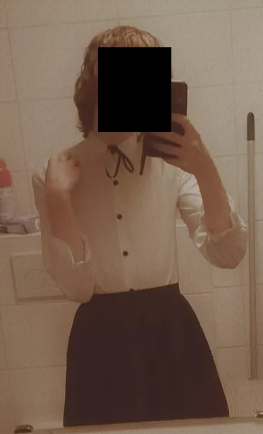 First time posting and being open about this to the world! Blurred face cus I hate mine and have 0 confidence :( please don't judge too hard :( posted by -Evy