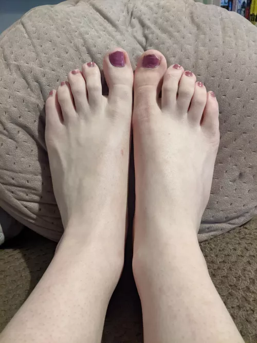 First time posting here, how do you feel about boys with painted toes? by Amorphiskink