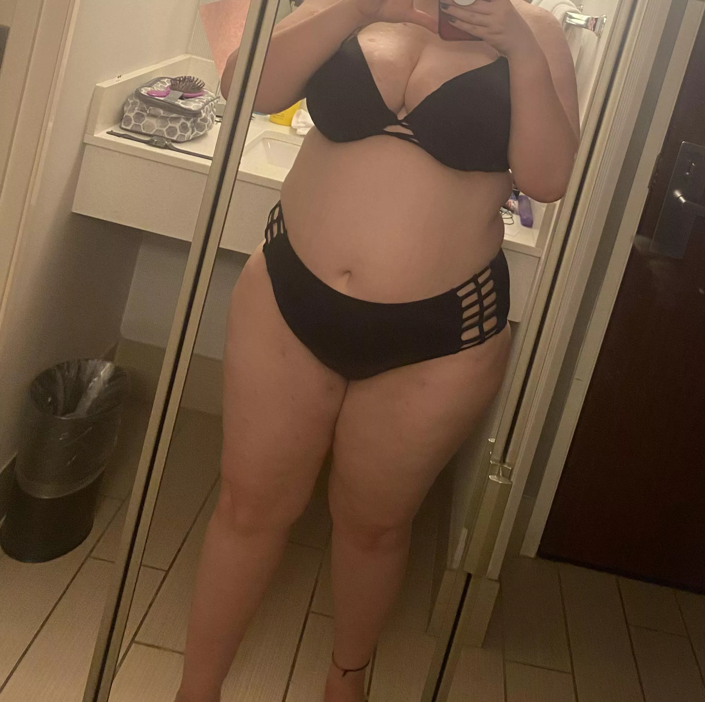 First time posting, I hope you enjoy 😊 (f27) posted by slanesshi