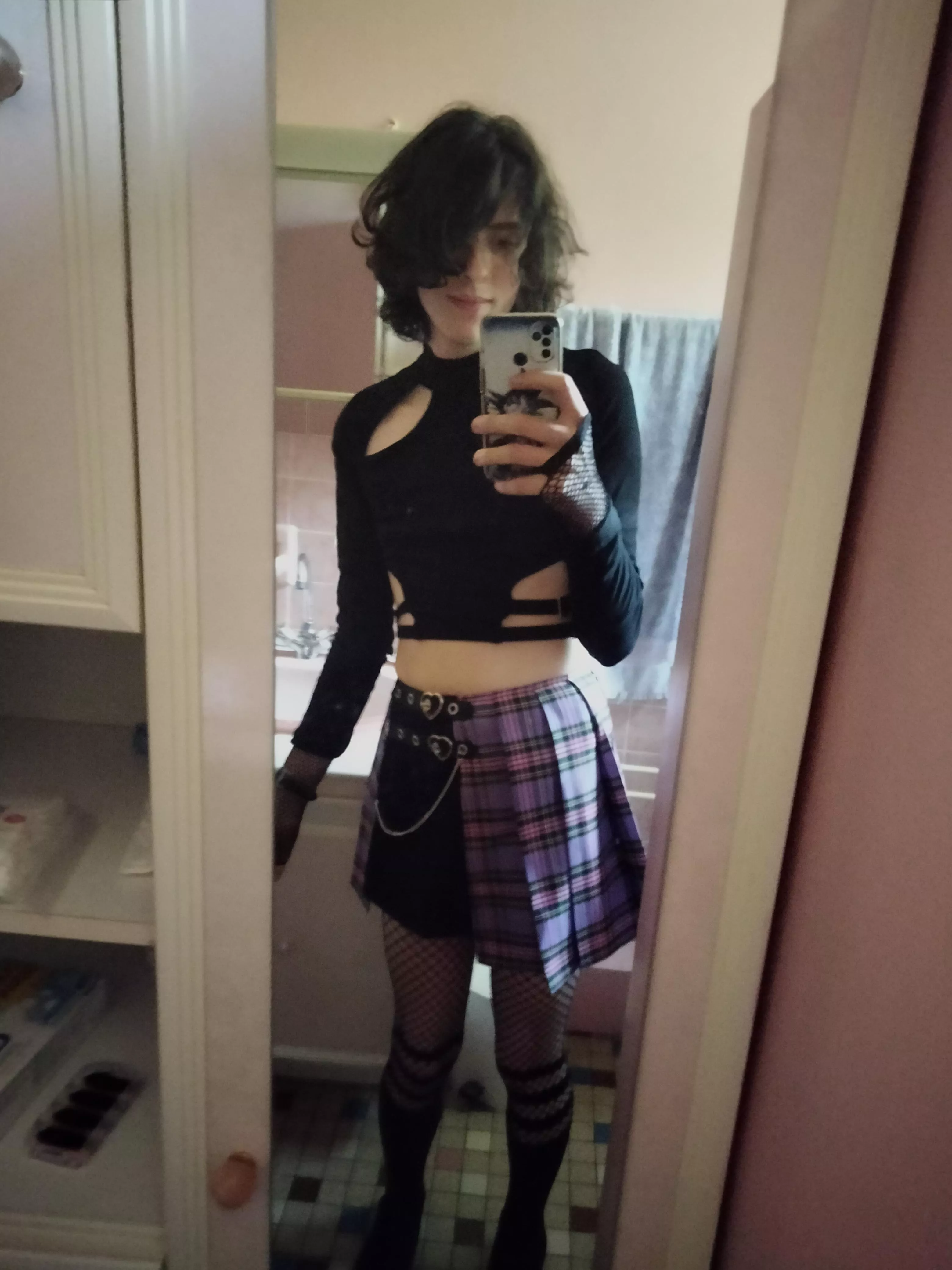 First time wearing pink... I want more pink UwU posted by Nei-Chan-