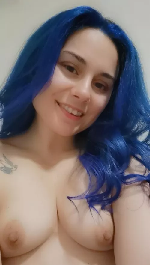 First titty pic with my new hair, whatcha think? by Vivianna_Vixen