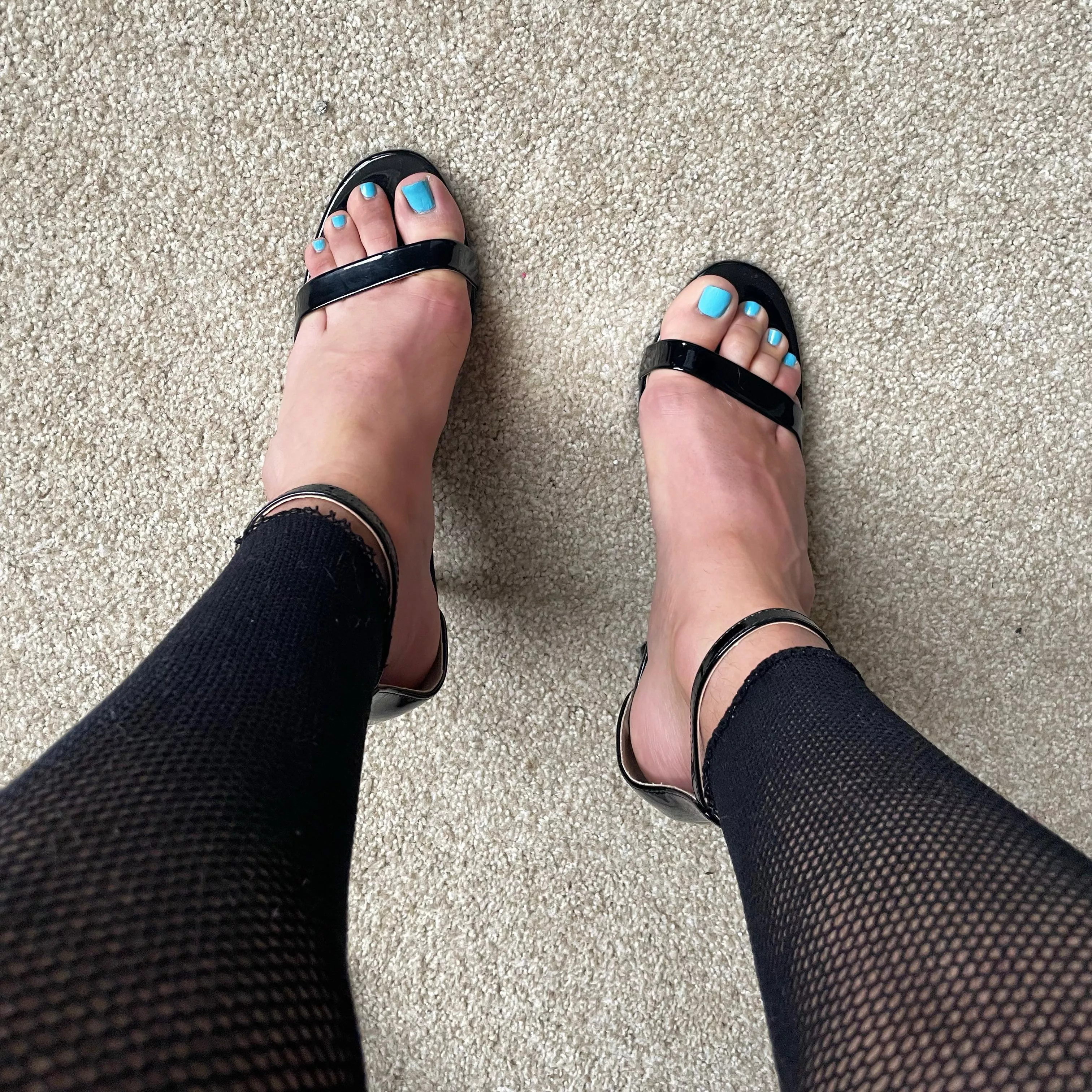 Fishnets and heels 👠 posted by Stacew22