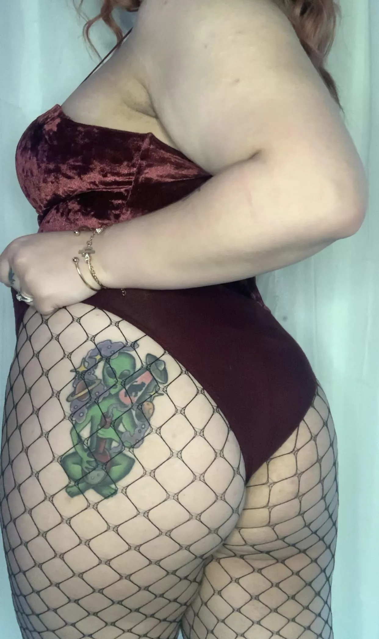Fishnets make me feel so sexy 🥵 posted by mmmm_arielle