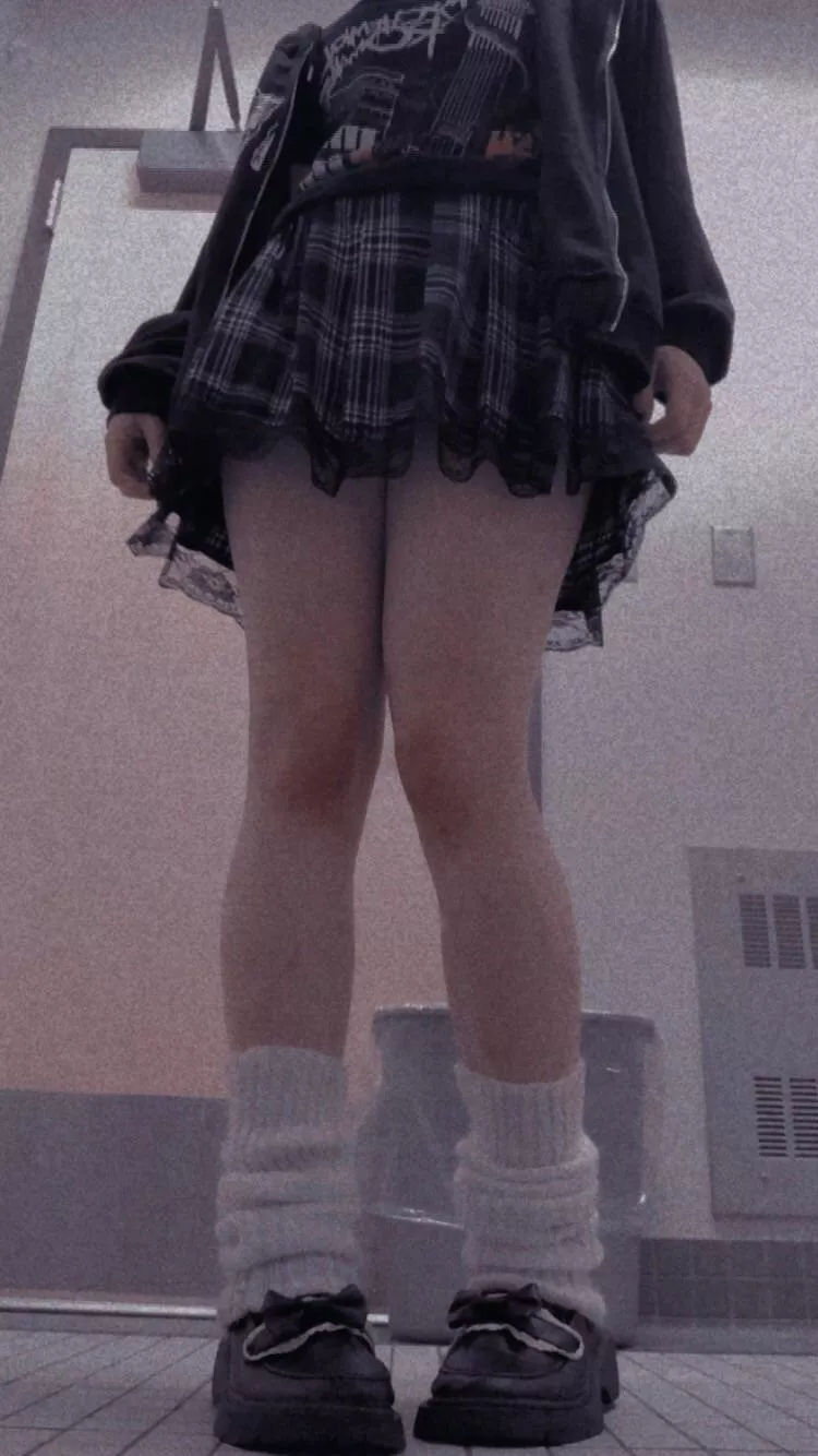 fit for the day <3 had some redneck jerk stare me down as i went into the all gender bathroom near the mens room, like i know i look good🙄 posted by Calm-Pin7172