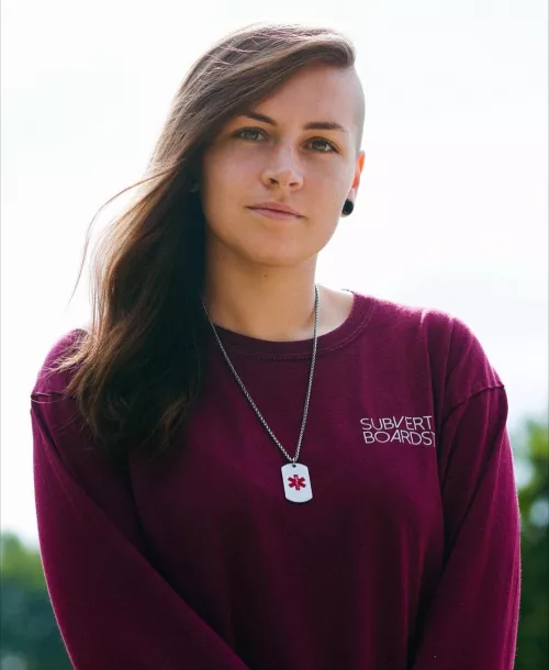 fit skater girl 🤤 by Confident_Engine4456