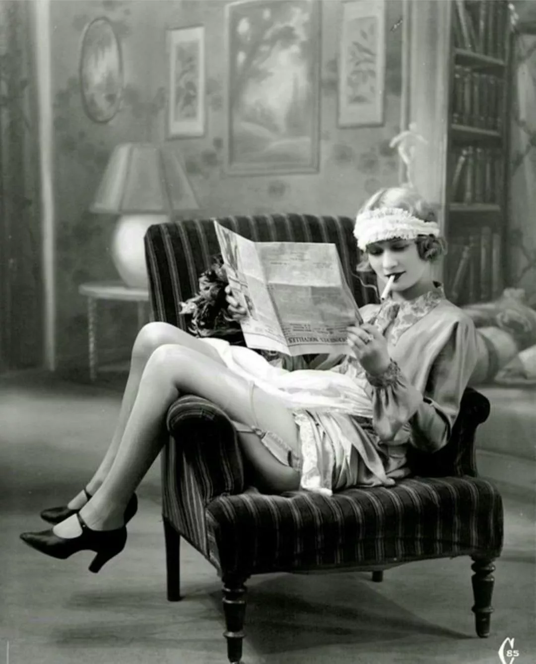 Flapper............smoking posted by Icy-Sound-1216