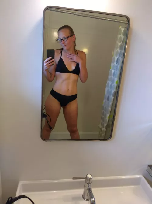 (f)lash back Friday! Gotta get back to pre-baby body! or close to. by CherryRedQueen