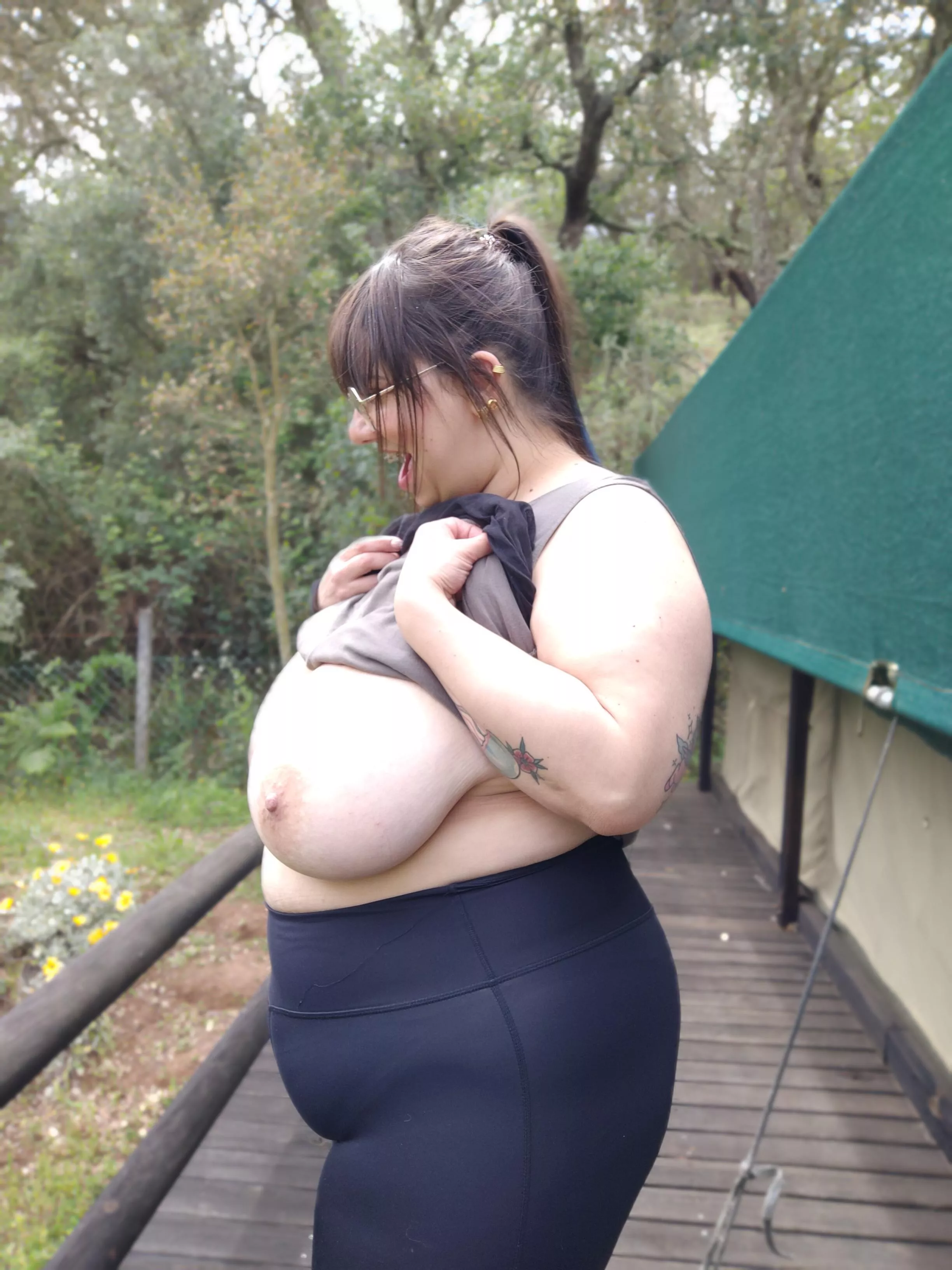 flashing a fellow camper posted by bbwaltswitch